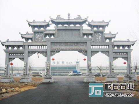 乡村入口石牌坊